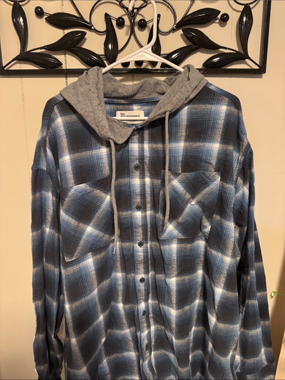 No Boundaries Men’s Blue and Gray Plaid Hooded Button-Down Shirt
